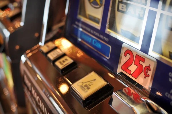 sunmory33 mobile app interface showing live dealer table and sportsbook options