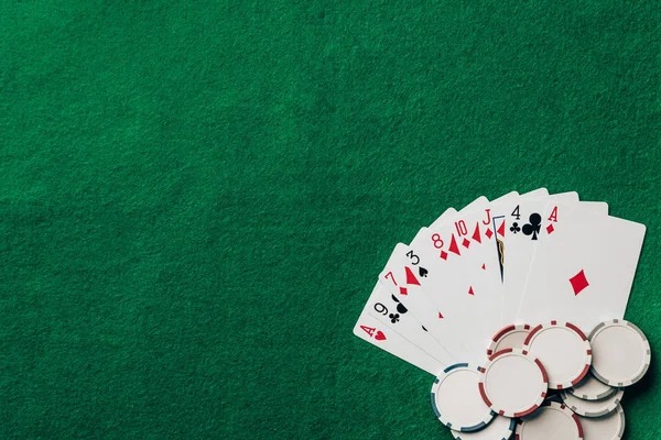 Video thumbnail: live dealer at Dragon Tiger table calling round results Video thumbnail: live dealer at Dragon Tiger table calling round results